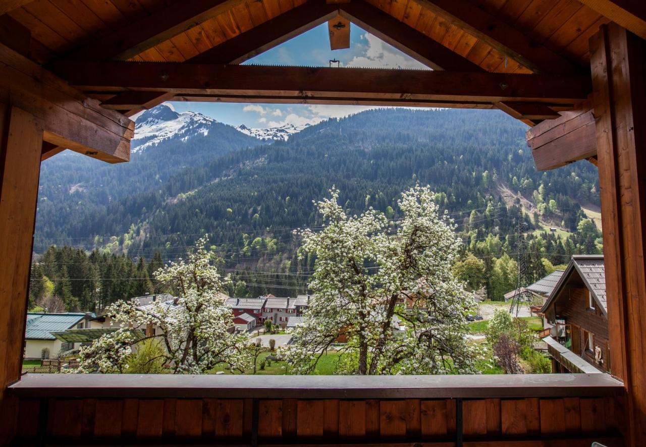 Apartmenthaus Matri By Pferd Auf Wolke Wald am Arlberg Bagian luar foto